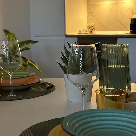 Moderno E Luminoso Apartment *